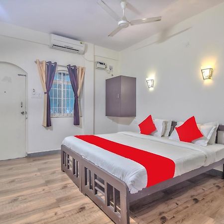 Hotel Walking 2 Beach Калангуте Екстериор снимка