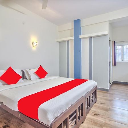 Hotel Walking 2 Beach Калангуте Екстериор снимка