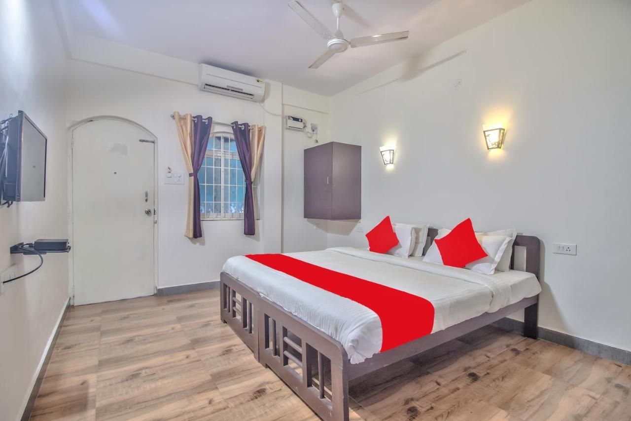 Hotel Walking 2 Beach Калангуте Екстериор снимка