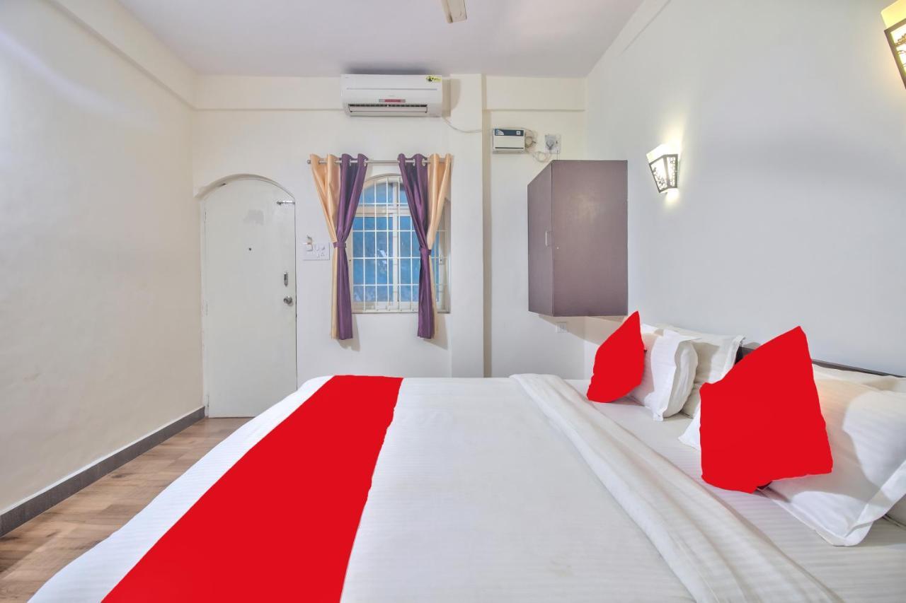 Hotel Walking 2 Beach Калангуте Екстериор снимка